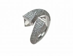 unique-designer-engagement-ring-Ming-Lampson-London-design-for-a-volcanologist-bride-Calder-ring
