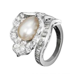 Grace-kelly-wedding-jewelry-set-pearl-diamond-ring