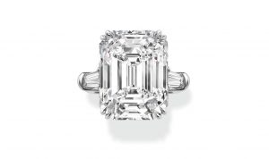 Harry-Winston-Classic-Engagement-Ring-Fine-Jewellery