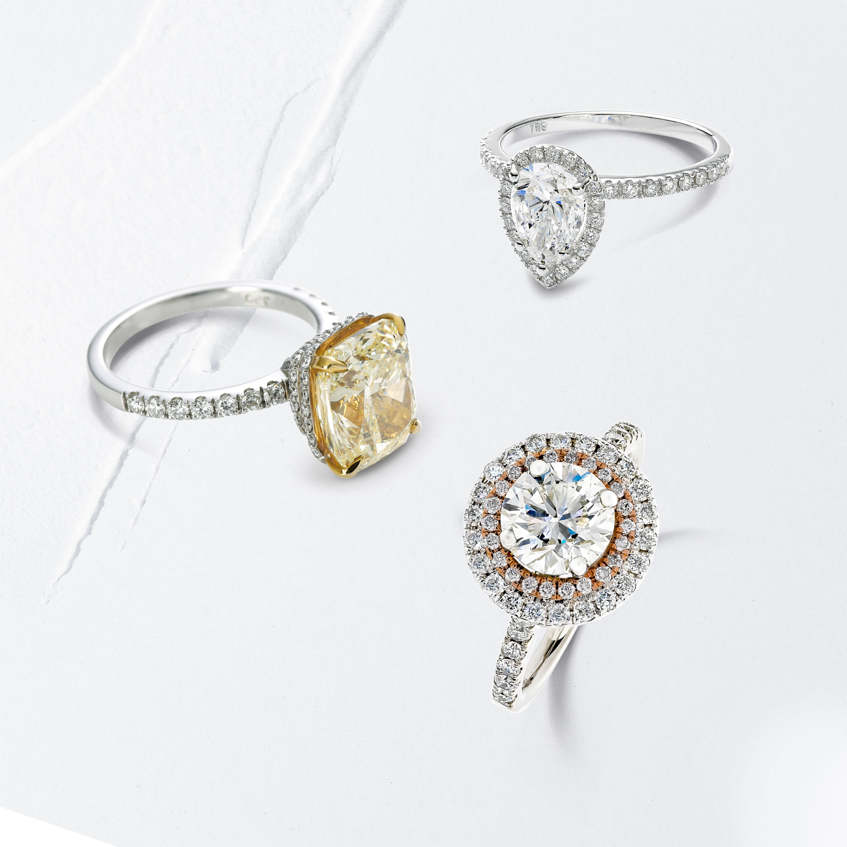 Solitaire_Dazzling_Dubai_Gold_And_Diamond_Park_Cara_Engagement_Rings Solitaire Magazine