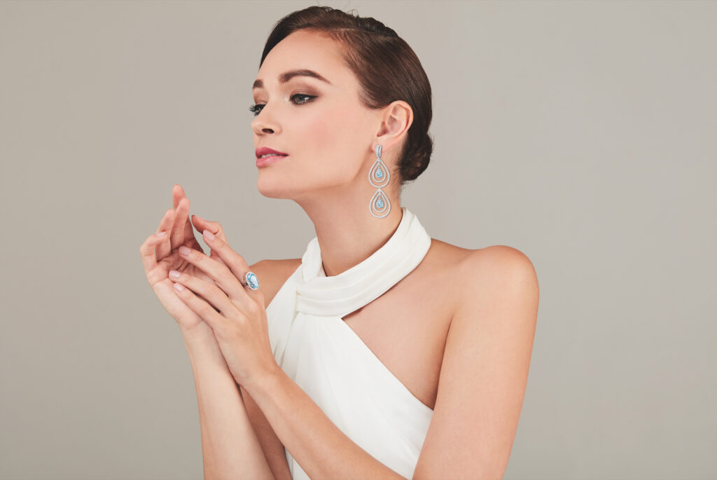  Amee Philips’ AMEE Collection encapsulates the family’s collective appreciation for versatile jewellery that can be passed down for generations.